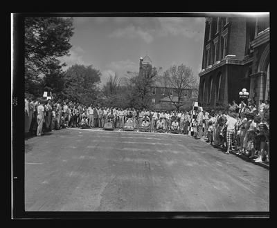 Push Cart Derby race