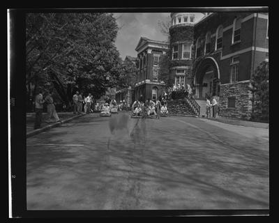 Push Cart Derby race