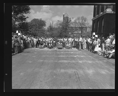 Push Cart Derby race