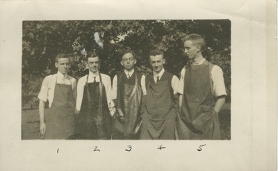 Five chemistry students, men, postcard, names listed on verso