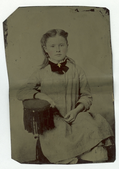Hand-colored portrait of an unidentified girl