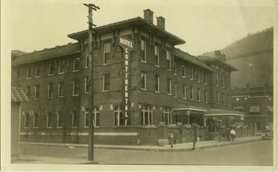Exterior of Continental Hotel, Pineville, Ky. 