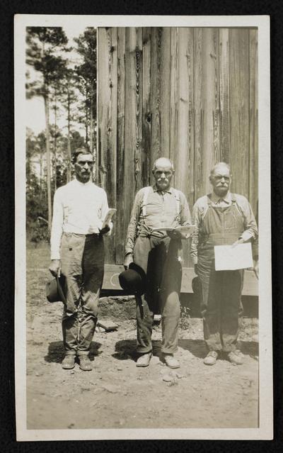 Alabama students. Back of the photograph reads: Beginners in Eagle Creek School. Tuscaloosa County, 1922