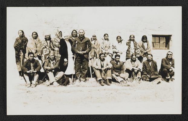 Unidentified group of men and women