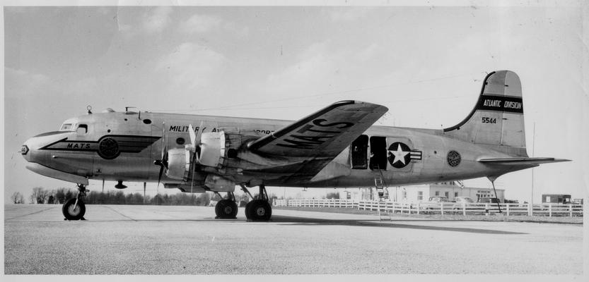 Planes and Flight Crews; Military plane #5544