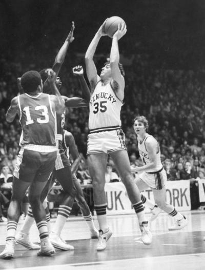 University of Kentucky; Basketball; UK vs. [Unknown]; Kentucky #35 lines up a jump shot