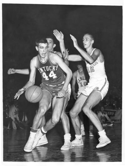 University of Kentucky; Basketball; UK vs. [Unknown] Eagles; Kentucky #44 handles the ball