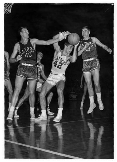 University of Kentucky; Basketball; UK vs. Florida; Gator #40 tries to steal the ball