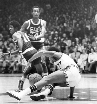 University of Kentucky; Basketball; UK vs. Mississippi State; A Kentucky player dives after a loose ball