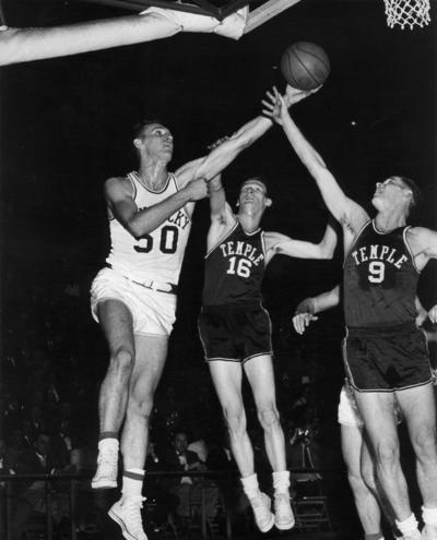 University of Kentucky; Basketball; UK vs. Temple; Kentucky #50 shoots a reverse lay-up in heavy traffic