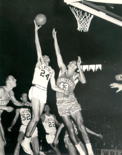 University of Kentucky; Basketball; UK vs. Tennessee (Volunteers); Kentucky #24 shoots a sweeping jump hook