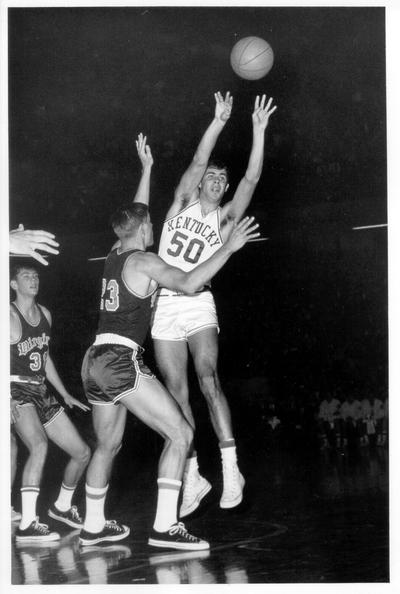 University of Kentucky; Basketball; UK vs. Virginia; Kentucky #50 throws a jump pass