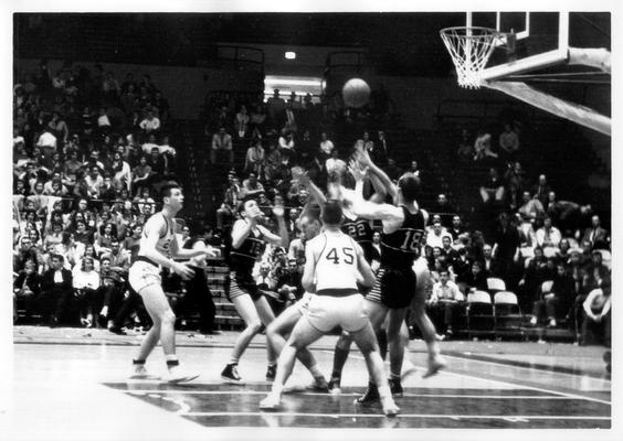 University of Kentucky; Basketball; UK vs. UK Invitational Tournament; Players wait for the rebound