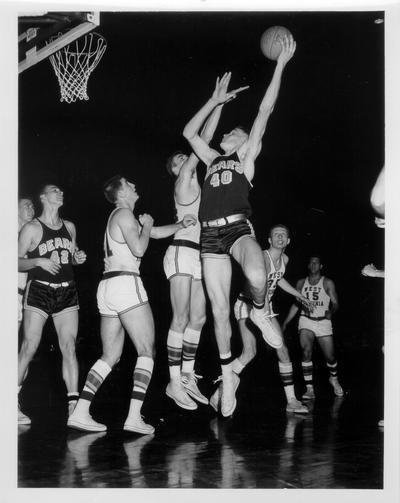 University of Kentucky; Basketball; UK vs. UK Invitational Tournament; Bears #40 shoots a jump hook