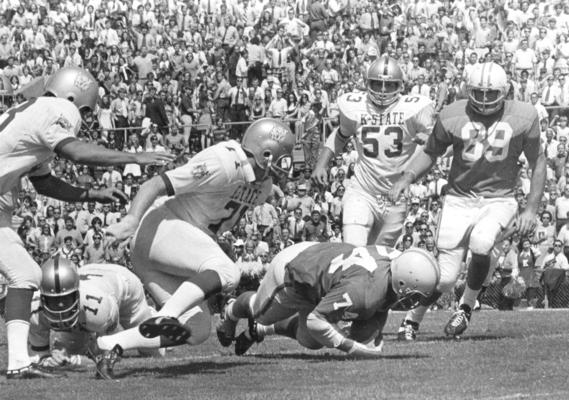 University of Kentucky; Football; Game Scenes; Kentucky #74 recovers a fumble