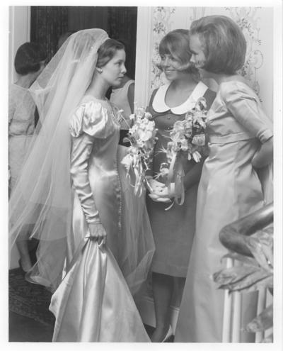 Wedding; The bride and her sisters