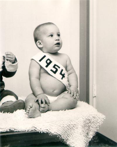 Babies; Kindred twins; Baby with 1954 sash