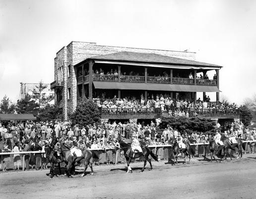 Horses; Thoroughbred Racing; Race Scenes; Near duplicate of #4539