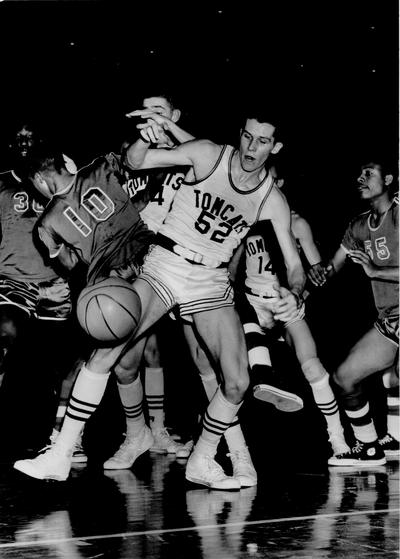 Basketball; Kentucky High School; Tomcat's #52 chases down a loose ball