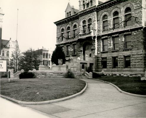 Buildings; Unidentified; Building from #428 with awnings & Christmas decorations