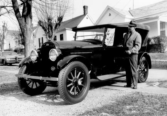 Cars and Other Vehicles; Old-fashioned car