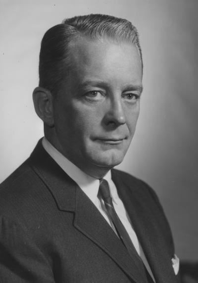 Gray, Russell H., 1933 alumnus, Photographer: Fabian Bachrach