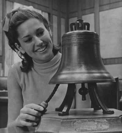 Larrimore, Mimi, ringing the Liberty Bell, photographer: Harold Melton