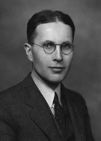 Barkenbus, Charles, b. 1894 d. 21 Feb 59, Professor of Organic Chemistry, 1931 - 1959, Public Relations Department, photographer: Adam Pepiot Studio