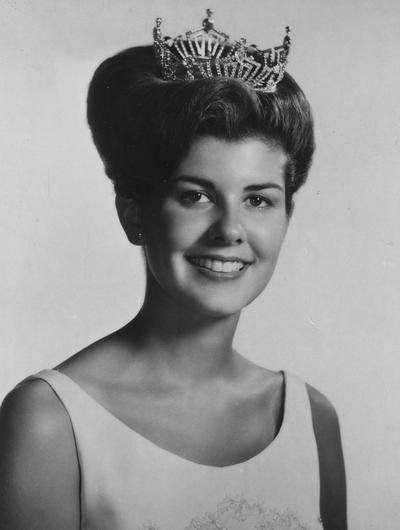 Olmstead, Janie, alumna and named beauty queen 
