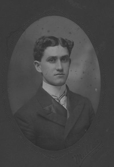Siebert, Frank Thomas, 1901 alumnus, photograph by Mullen