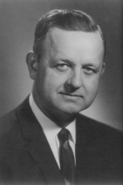Broadbent, Smith D., Jr., Agriculturist. Businessman. Civic Leader. University of Kentucky, Bachelor of Science, 1934; Master Arts, 1935. 1952 - 1955; 1962 - 1968 member of Board of Trustees