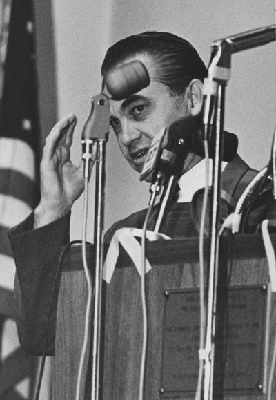 Wallace, George, Speaker as the presidential candidate for the third party named American Independent Party to the students during a convocation