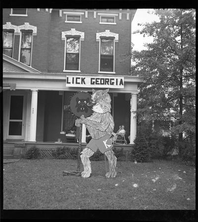 Homecoming Decorations-Sororities