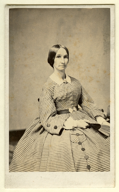 Unidentified woman (Photographer: Porter's Gallery; Cincinnati, OH)