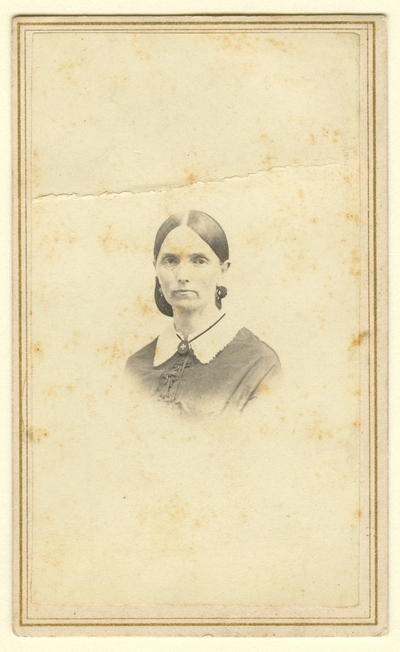 Unidentified woman (Photographer: W. R. Phipps, Lexington, KY)