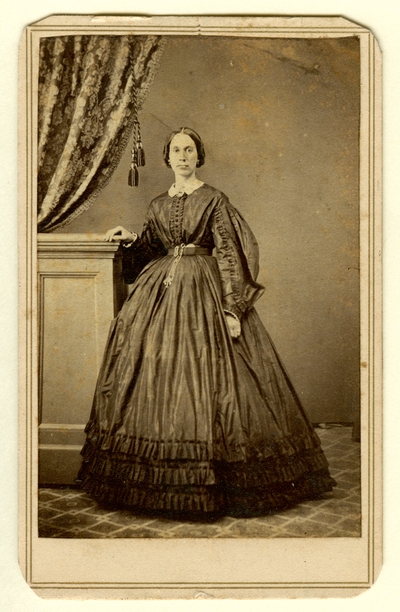 Unidentified woman (Photographer: Elrod Bros, Lexington, KY)