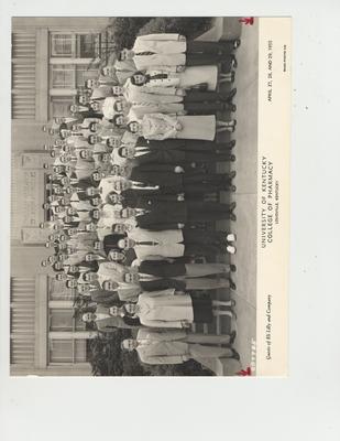 Members of the University of Kentucky College of Pharmacy in front of the Lilly Research Laboratories