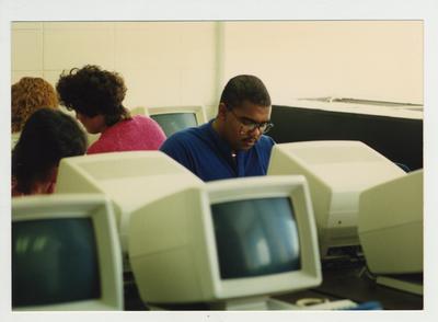 Students work at computers at Ashland Community College