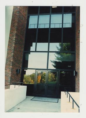 An unidentified building on the campus of Ashland Community College