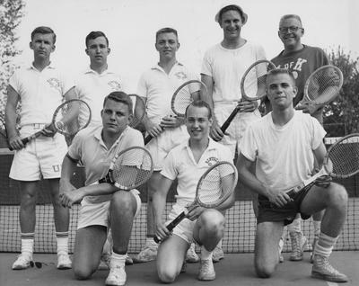 Eight unidentified members of the UK Tennis team. Photo appears on page 46 in the 1959-60 K-Book