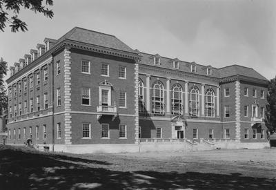 Margaret I. King Library, at the University of Kentucky was completed and on June 15, 1931, it was occupied. The building contains 1,000,000 cubic feet of space