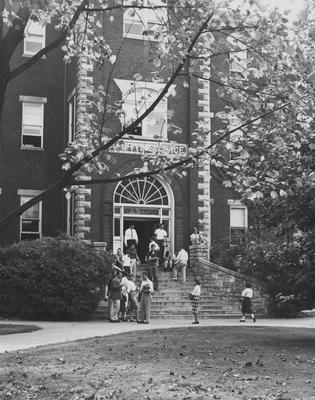 Students in front of the Natural Science  Building (now Miller Hall). Received October 19, 1959 from Public Relations