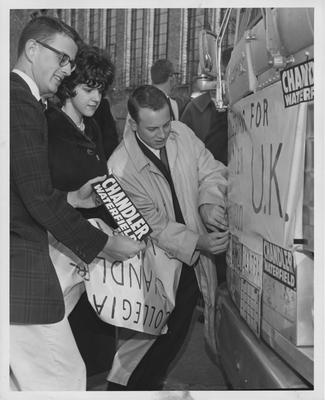 Campaigning; Chandler Waterfield. Boy in the glasses is Gene Sayre. Lexington Herald-Leader staff photo