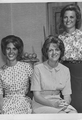 Three female UK students are going to tour Europe. From left to right: Geri Ranch, Jeanne Rich, and Linda Woodall. Lexington Herald-Leader staff photo