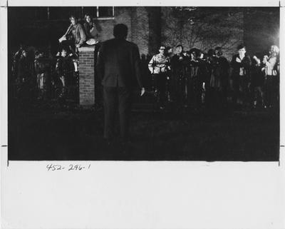 Students protest near the University President's house, Maxwell Place; This image is in the 1969 Kentuckian on page 296, image 1
