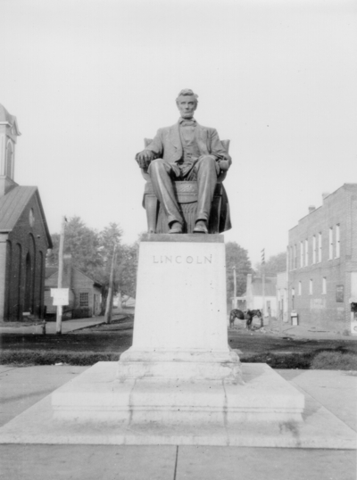 Statue of Lincoln on a main street