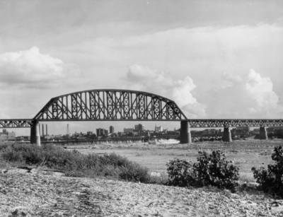 Bridge over Ohio River at Louisville, KY