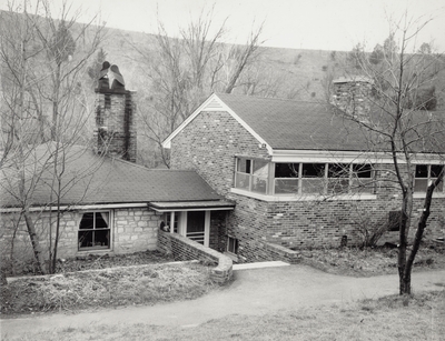 Exterior view of John Jacob Niles' house; used for Garden Club Open House Tour; Boot Hill Farm; Lexington Herald-Leader