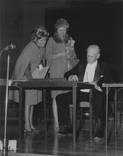 John Jacob Niles with two unidentified women after a performance at Transylvania University of the Merton Song Cycle Tour; Jack Cobb