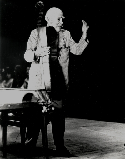 Performance by John Jacob Niles at Ashland, KY; Crance Photo